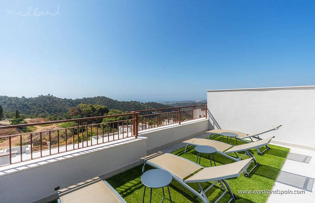 3 makuuhuone Omakotitalo myytävänä paikassa Marbella mukana uima-altaan 
autotalli - 620 000 € (Ref: 8988810)