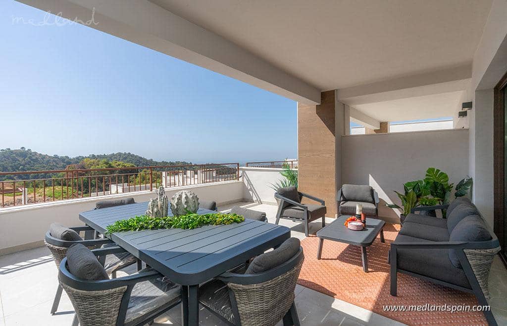 3 makuuhuone Omakotitalo myytävänä paikassa Marbella mukana uima-altaan 
autotalli - 620 000 € (Ref: 8988810)