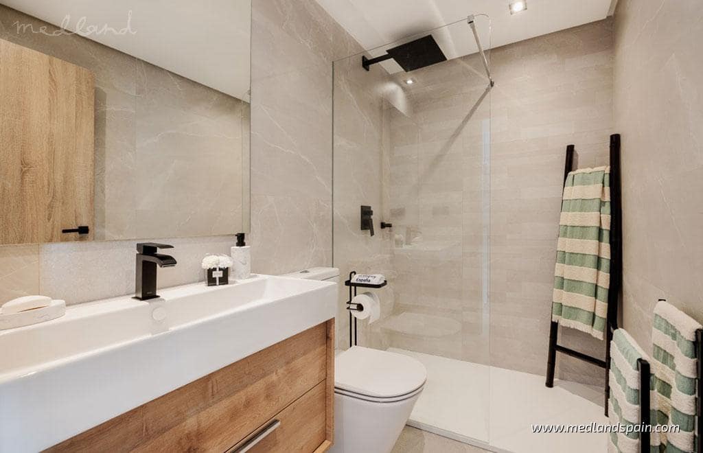 3 makuuhuone Omakotitalo myytävänä paikassa Marbella mukana uima-altaan 
autotalli - 620 000 € (Ref: 8988810)