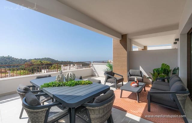 3 makuuhuone Omakotitalo myytävänä paikassa Marbella mukana uima-altaan 
autotalli - 620 000 € (Ref: 8988810)