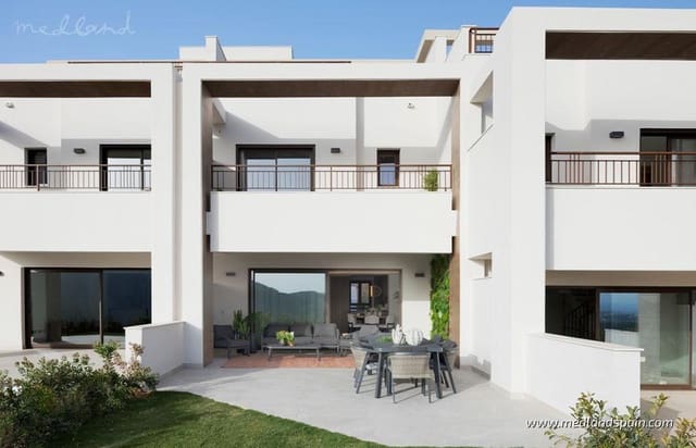 3 bedroom Townhouse for sale in Marbella with pool garage - € 590,000 (Ref: 8988810)