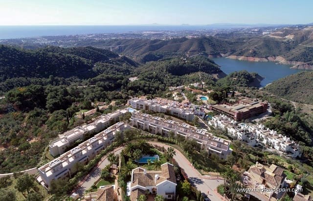 3 bedroom Townhouse for sale in Marbella with pool garage - € 590,000 (Ref: 8988810)