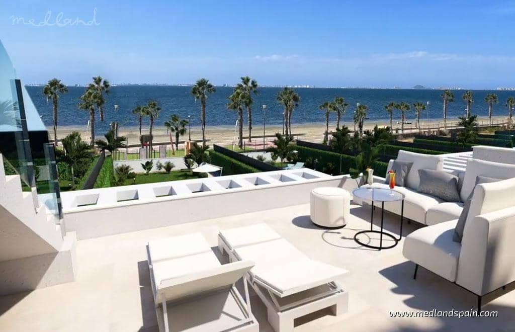 Chalet de 3 habitaciones en Los Alcázares en venta con piscina garaje - 1.390.000 € (Ref: 8988812)