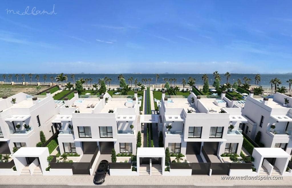 Chalet de 3 habitaciones en Los Alcázares en venta con piscina garaje - 1.390.000 € (Ref: 8988812)