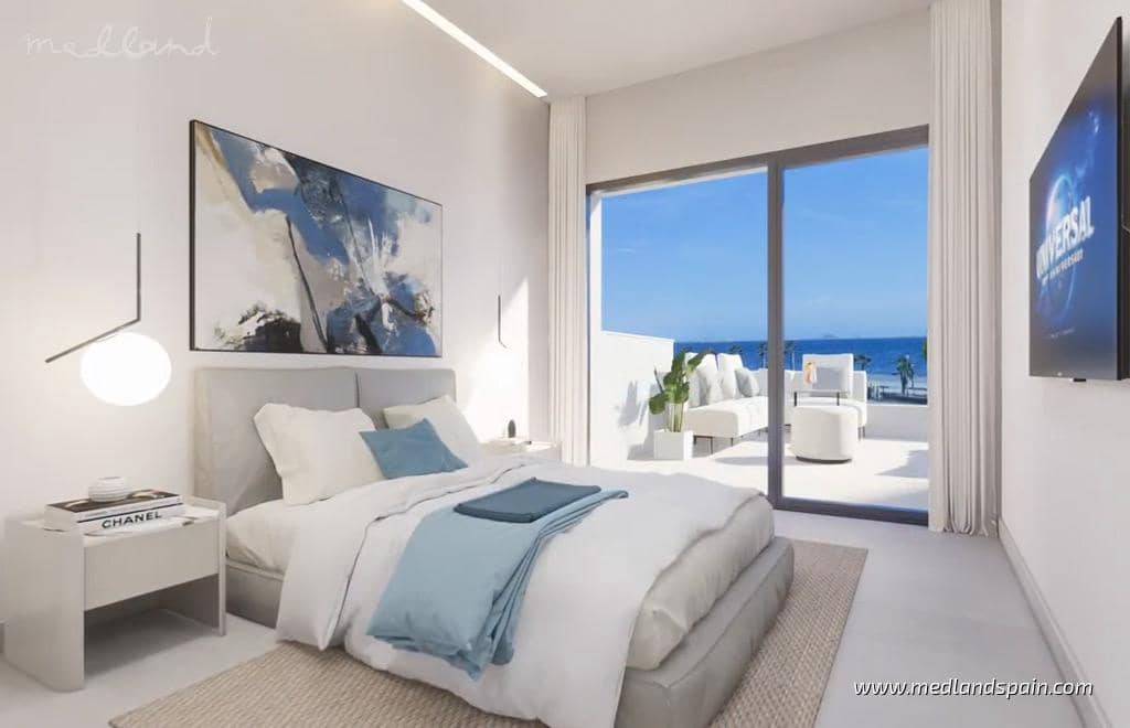 Chalet de 3 habitaciones en Los Alcázares en venta con piscina garaje - 1.390.000 € (Ref: 8988812)