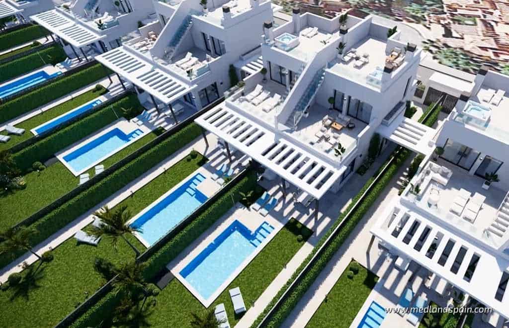 Chalet de 3 habitaciones en Los Alcázares en venta con piscina garaje - 1.390.000 € (Ref: 8988812)