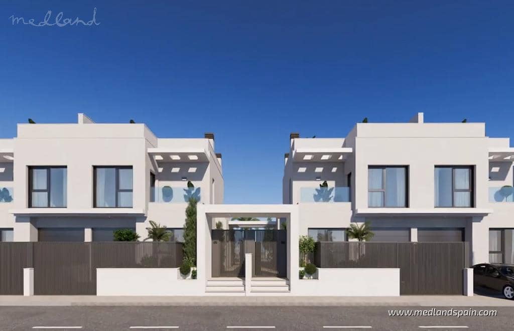 Chalet de 3 habitaciones en Los Alcázares en venta con piscina garaje - 1.390.000 € (Ref: 8988812)