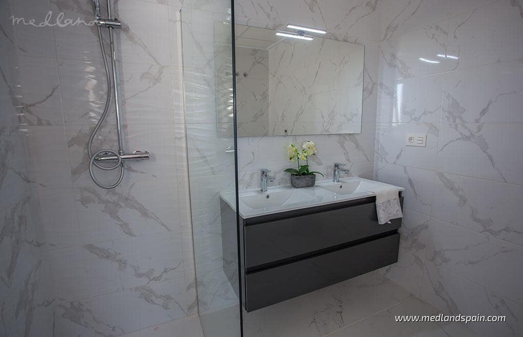 3 soverom Villa til salgs i Los Montesinos med garasje - € 409 900 (Ref: 8992645)