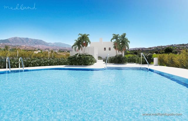 3 soverom Hus til salgs i Mijas Costa, Mijas med svømmebasseng garasje - € 660 000 (Ref: 8992646)