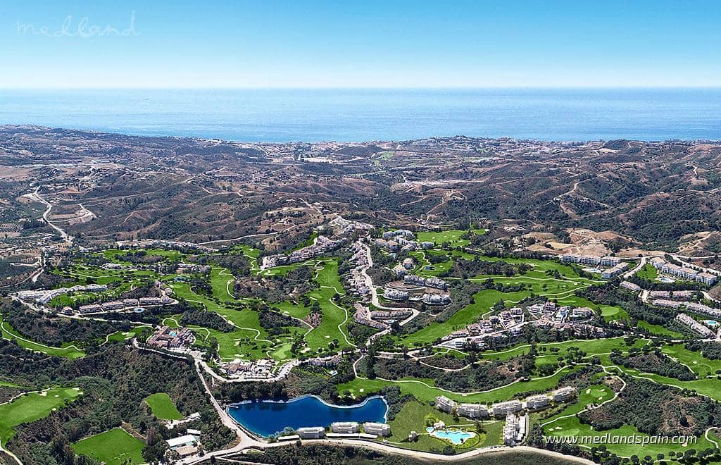 2 bedroom Apartment for sale in Mijas Costa with pool garage - € 410,000 (Ref: 8994326)