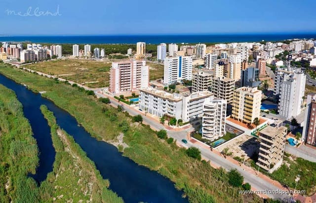 3 soverom Leilighet til salgs i Puerto Deportivo, Guardamar del Segura med svømmebasseng garasje - € 640 000 (Ref: 8998835)