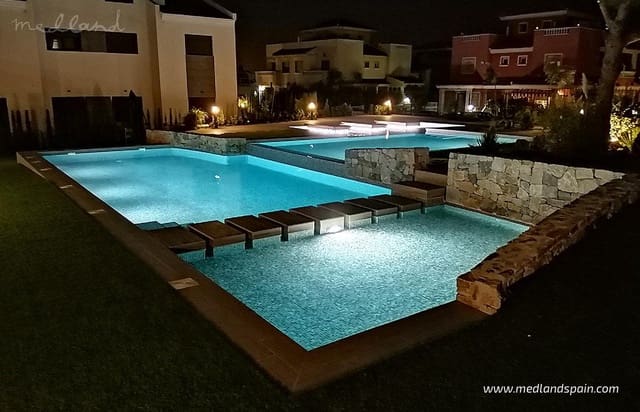 3 Zimmer Apartment zu verkaufen in Los Balcones mit Pool - 350.000 € (Ref: 9007268)