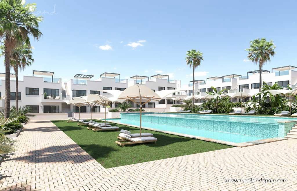 3 soveværelse Lejlighed til salg i Los Balcones med swimmingpool - € 305.900 (Ref: 9007272)