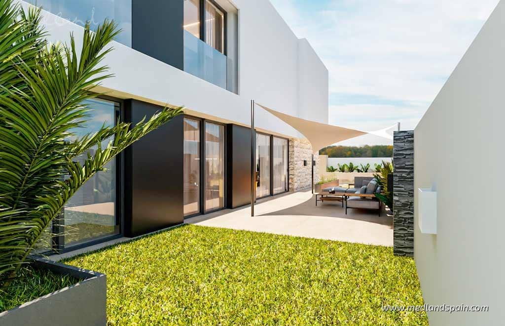 4 sovrum Villa till salu i La Zenia med pool garage - 1 600 000 € (Ref: 9018571)
