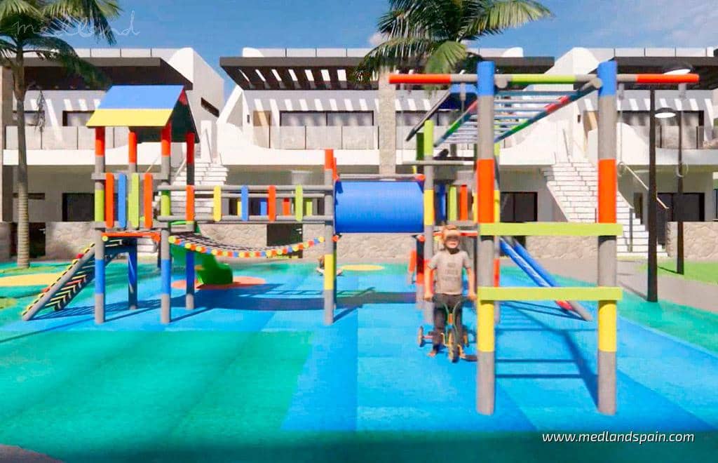 4 soveværelse Villa til salg i Punta Prima med swimmingpool garage - € 699.900 (Ref: 9018572)