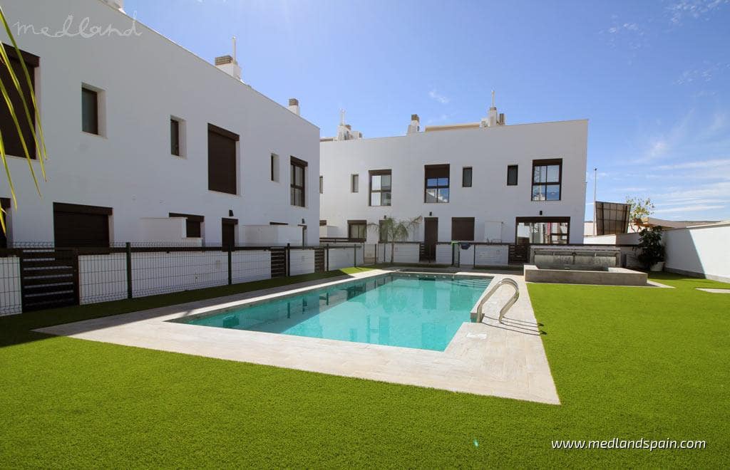 3 bedroom Townhouse for sale in Pilar de la Horadada with pool garage - € 354,900 (Ref: 9029986)