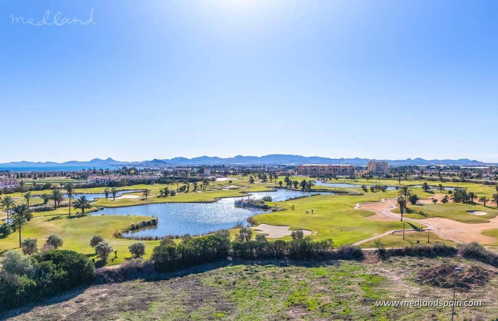 2 soveværelse Lejlighed til salg i Los Alcazares med swimmingpool garage - € 289.000 (Ref: 9046424)