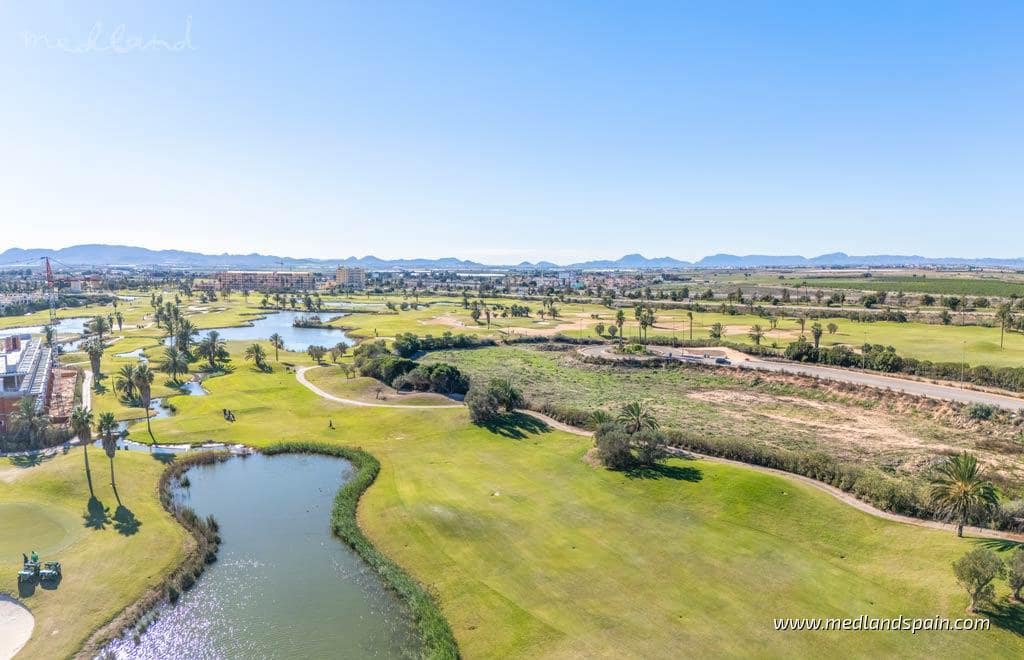 2 soveværelse Lejlighed til salg i Los Alcazares med swimmingpool garage - € 289.000 (Ref: 9046424)