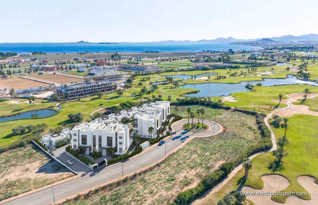 2 soveværelse Lejlighed til salg i Los Alcazares med swimmingpool garage - € 289.000 (Ref: 9046424)