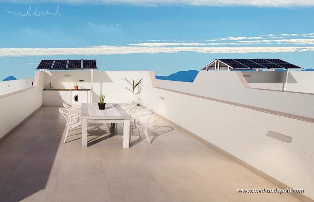 3 soveværelse Villa til salg i Los Alcazares med swimmingpool garage - € 419.900 (Ref: 9057724)