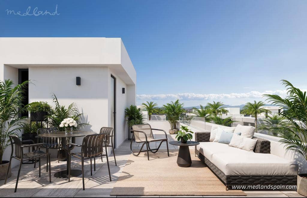 3 bedroom Villa for sale in Los Alcazares with pool garage - € 695,000 (Ref: 9059549)