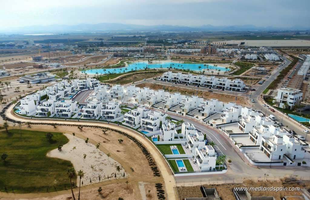 3 bedroom Villa for sale in Los Alcazares with pool garage - € 695,000 (Ref: 9059549)