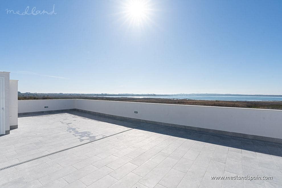Apartamento de 2 habitaciones en Guardamar del Segura en venta con piscina garaje - 245.000 € (Ref: 9078085)