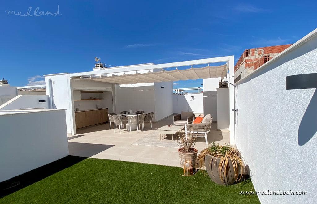 2 bedroom Apartment for sale in Pilar de la Horadada with pool - € 319,900 (Ref: 9136331)