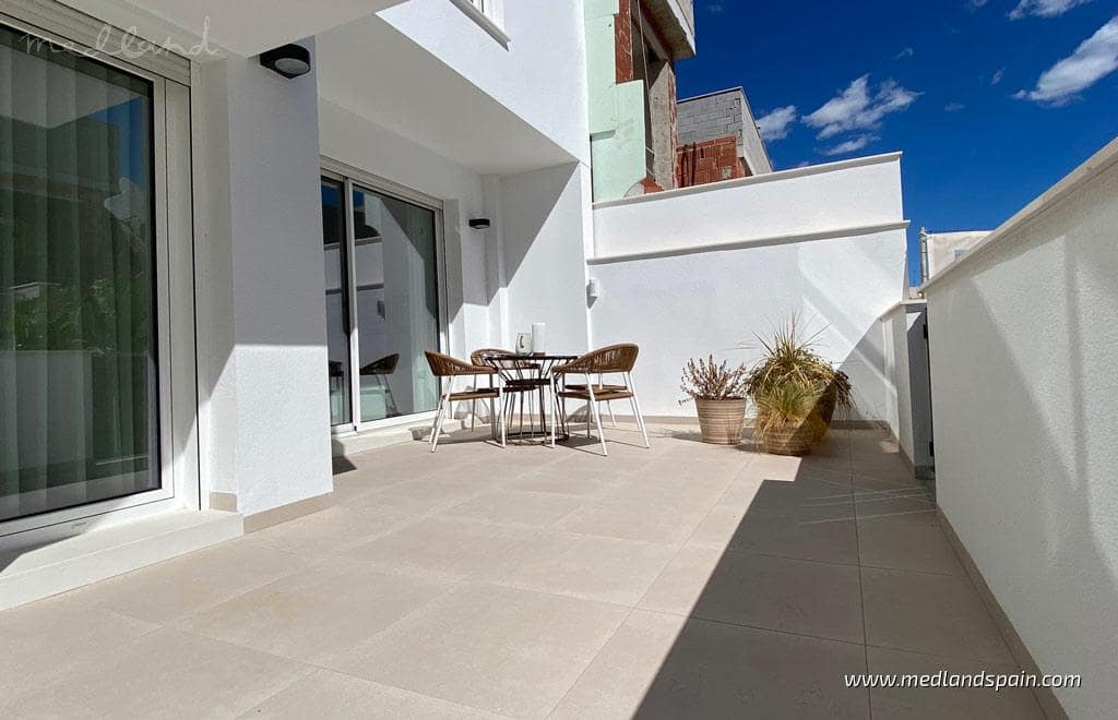 3 bedroom Apartment for sale in Pilar de la Horadada with pool - € 289,900 (Ref: 9136333)