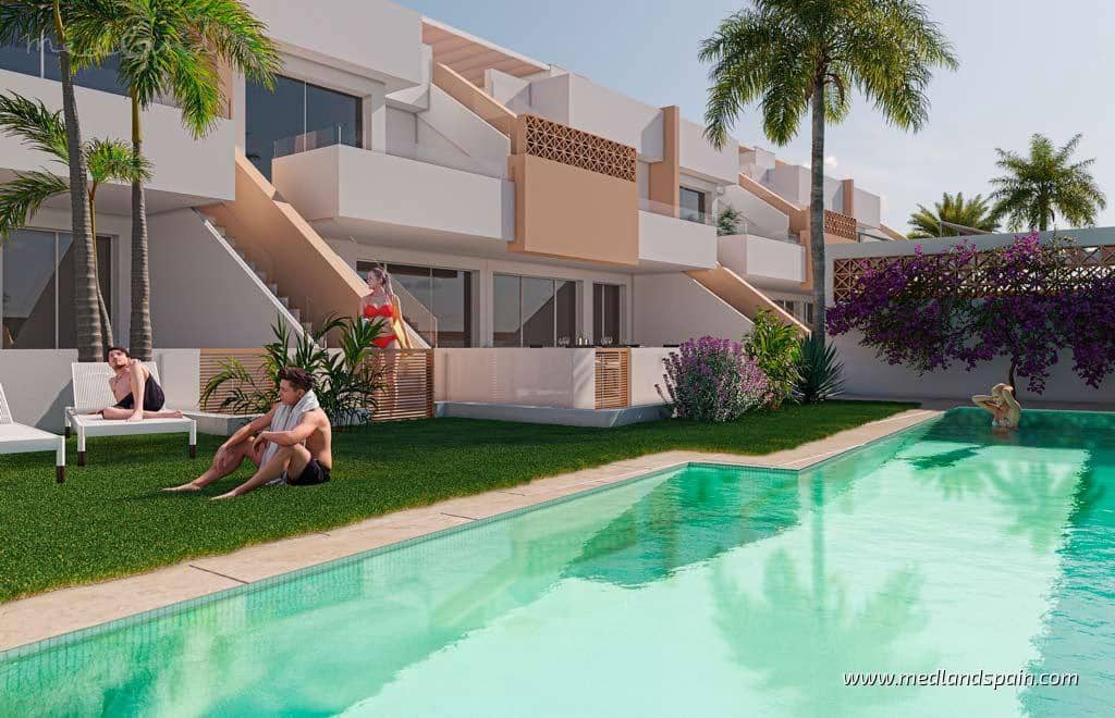 3 bedroom Apartment for sale in Pilar de la Horadada with pool - € 289,900 (Ref: 9136333)