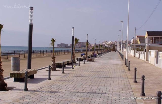 3 soveværelse Villa til salg i Torrevieja med garage - € 750.000 (Ref: 9147322)