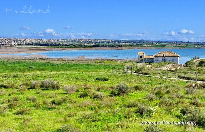 3 bedroom Villa for sale in Torrevieja with garage - € 750,000 (Ref: 9147322)