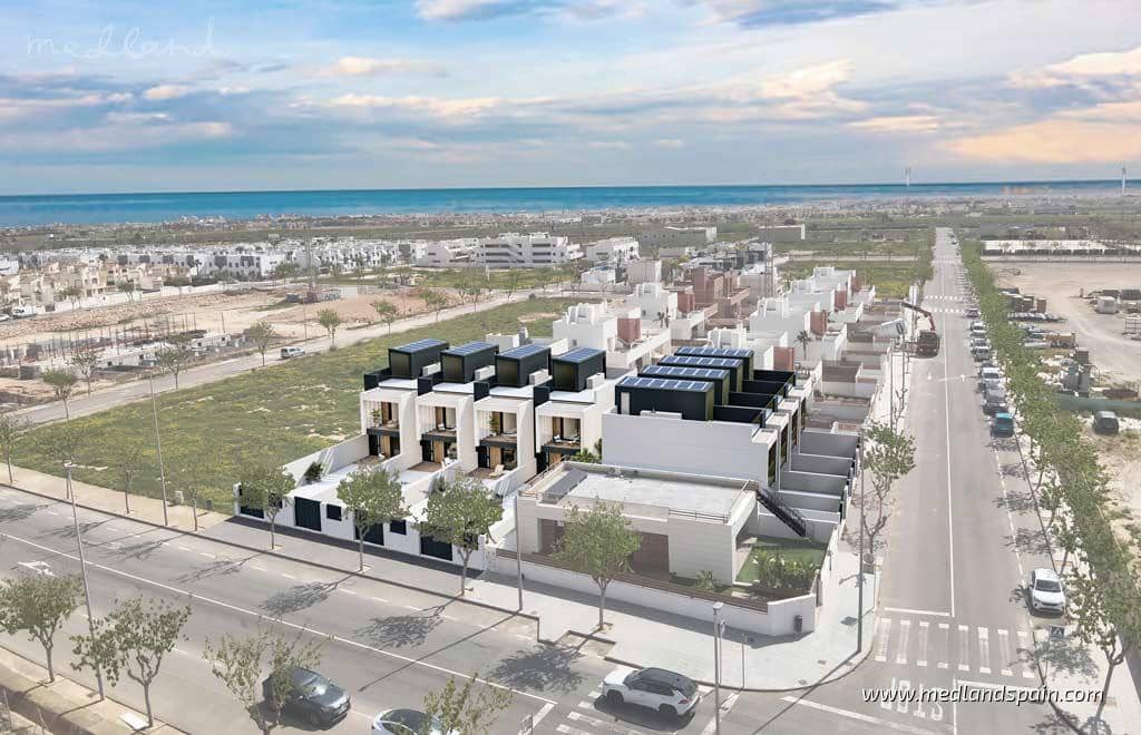 3 makuuhuone Omakotitalo myytävänä paikassa Pilar de la Horadada mukana uima-altaan 
autotalli - 385 000 € (Ref: 9161163)