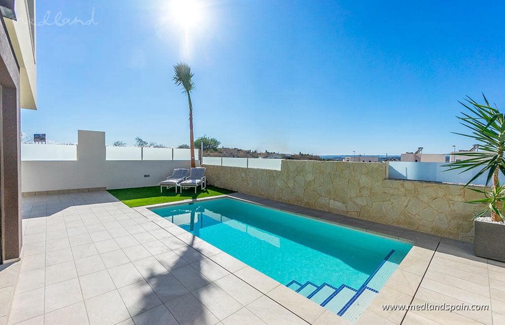 3 bedroom Villa for sale in Ciudad Quesada with pool garage - € 480,000 (Ref: 9173343)