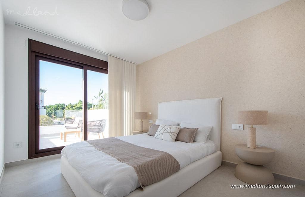 3 soveværelse Villa til salg i Pilar de la Horadada med swimmingpool garage - € 499.000 (Ref: 9185615)