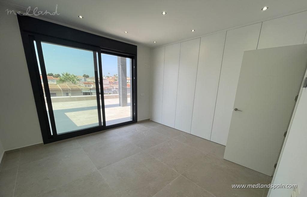 3 bedroom Villa for sale in Ciudad Quesada with pool garage - € 799,900 (Ref: 9185616)