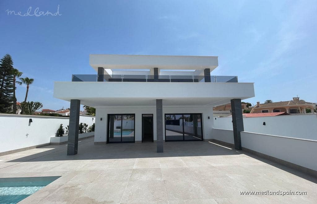 3 bedroom Villa for sale in Ciudad Quesada with pool garage - € 799,900 (Ref: 9185616)