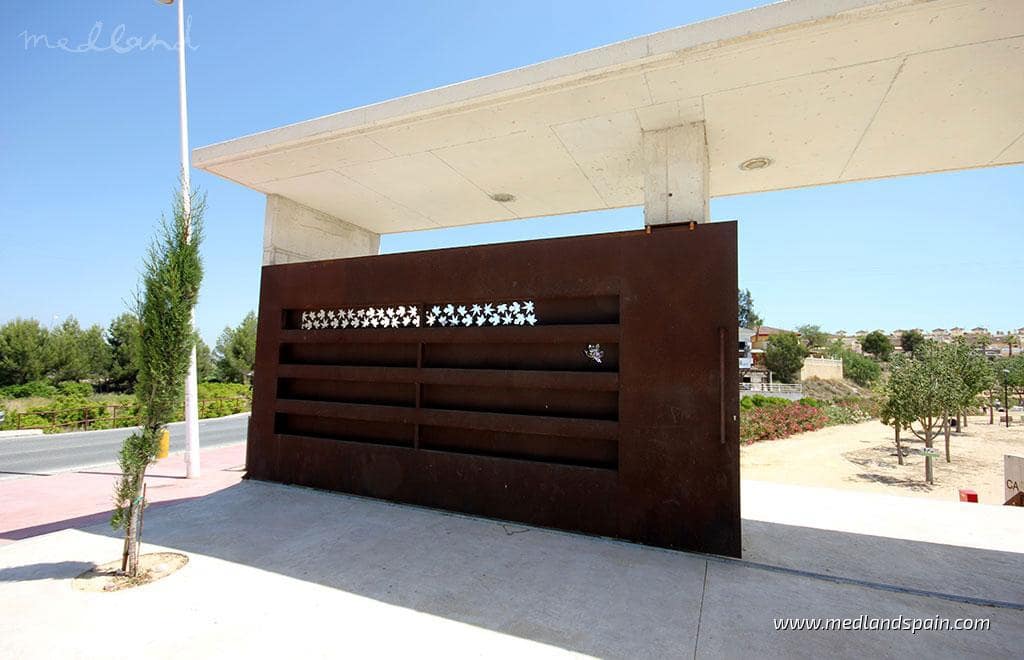 3 makuuhuone Huvila myytävänä paikassa Benijofar mukana uima-altaan 
autotalli - 488 000 € (Ref: 9188603)