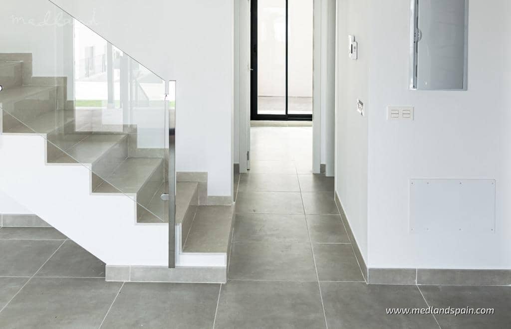 3 bedroom Villa for sale in Polop with pool garage - € 620,000 (Ref: 9200645)