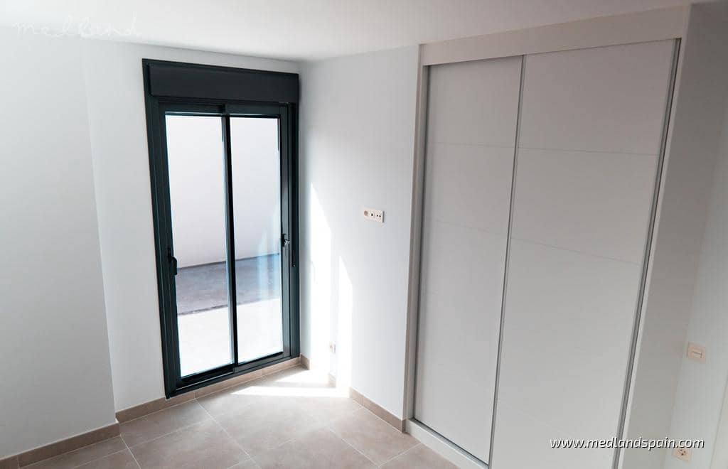 3 bedroom Villa for sale in Polop with pool garage - € 620,000 (Ref: 9200645)