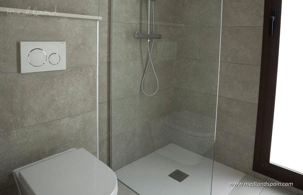 3 bedroom Villa for sale in Polop with pool garage - € 620,000 (Ref: 9200645)