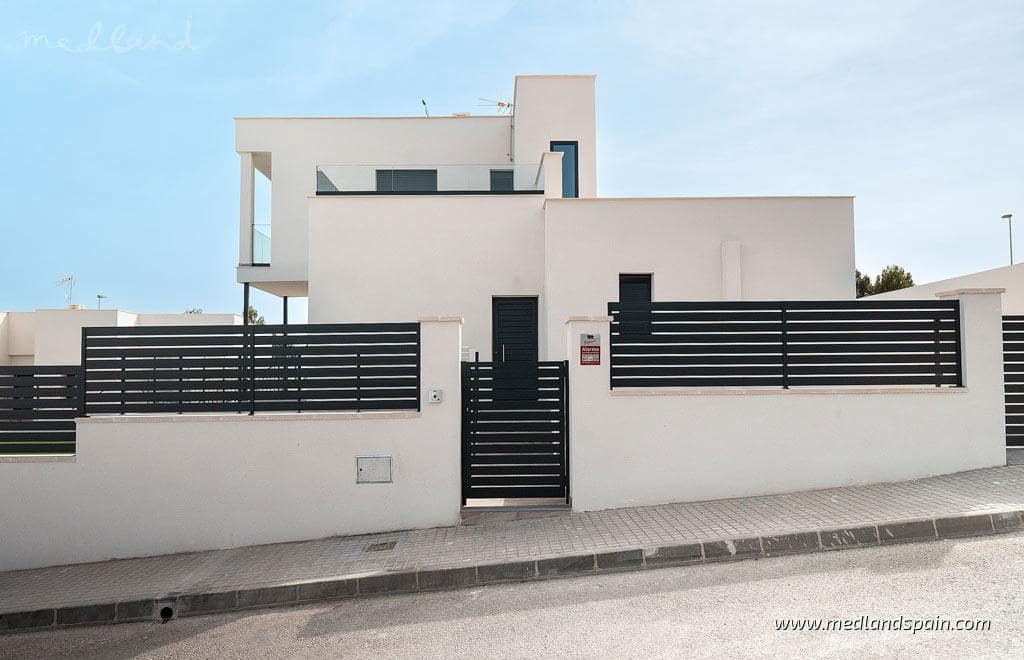 3 bedroom Villa for sale in Polop with pool garage - € 620,000 (Ref: 9200645)