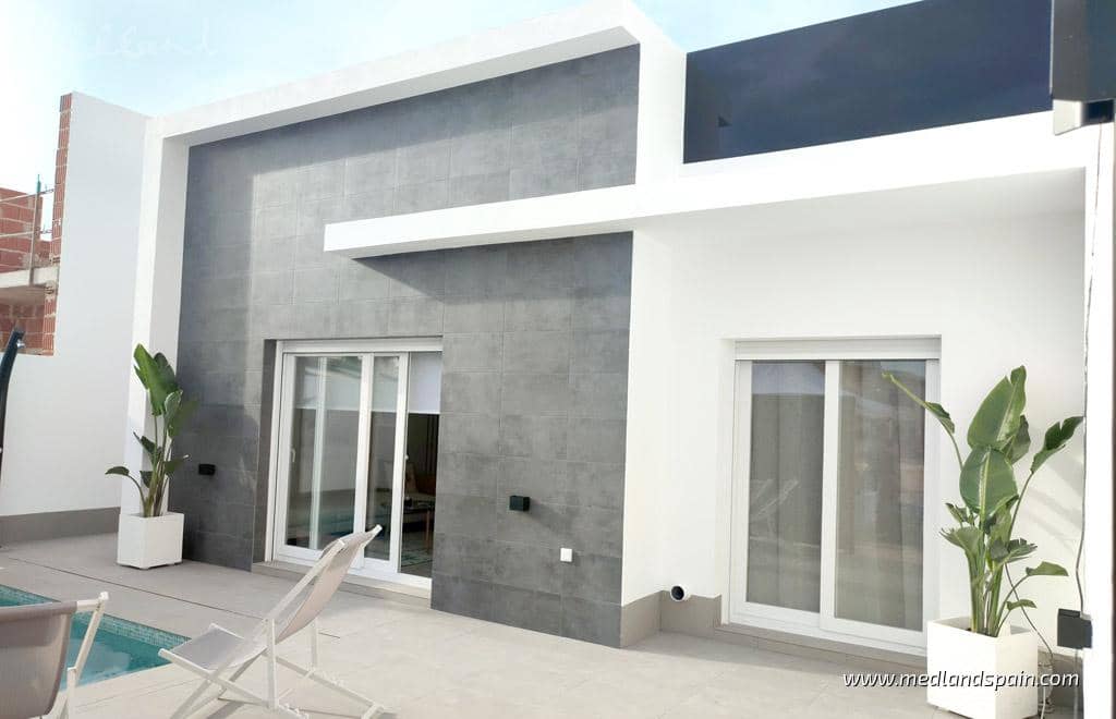 Chalet de 3 habitaciones en Balsicas en venta con piscina garaje - 330.000 € (Ref: 9206627)