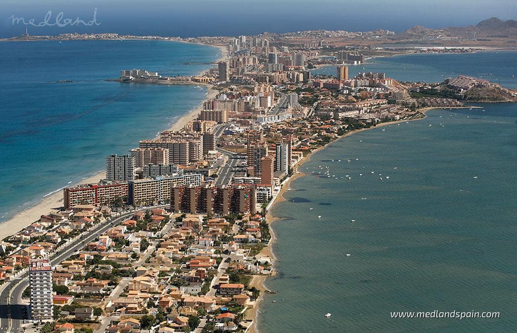 2 soveværelse Byhus til salg i La Manga del Mar Menor med swimmingpool - € 260.560 (Ref: 9208444)