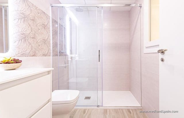2 makuuhuone Omakotitalo myytävänä paikassa La Manga del Mar Menor mukana uima-altaan - 260 560 € (Ref: 9208444)