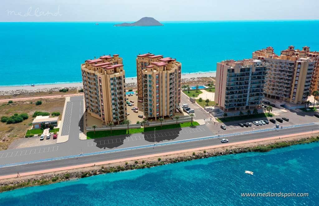 2 slaapkamer Appartement te koop in La Manga del Mar Menor met zwembad - € 328.600 (Ref: 9208447)