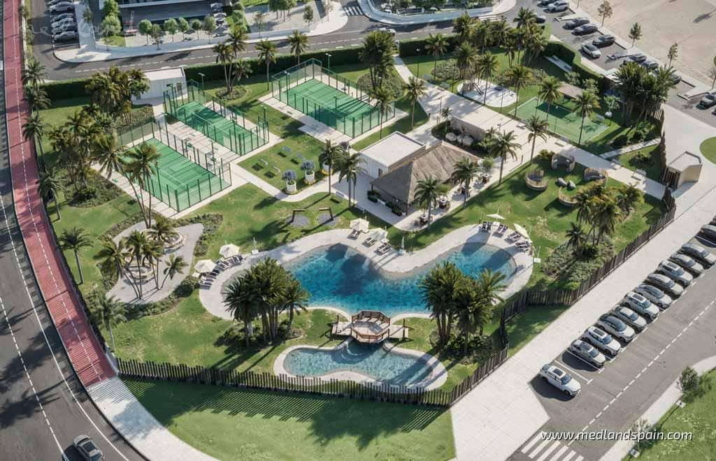 2 soveværelse Villa til salg i Roldan med swimmingpool garage - € 389.000 (Ref: 9232738)