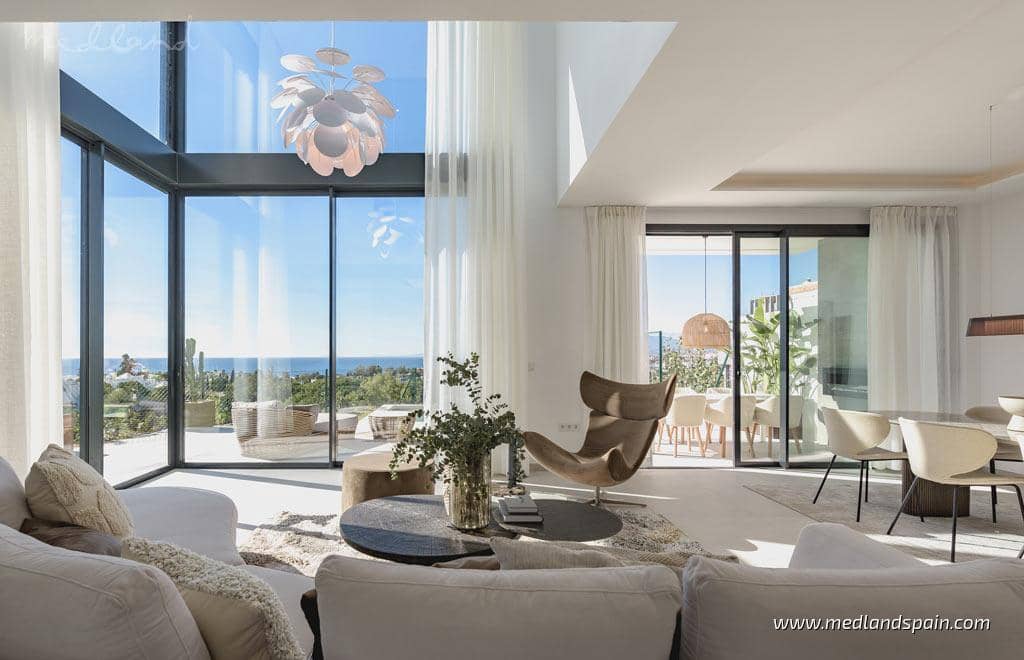 4 sypialnia Willa na sprzedaż w Marbella z basenem garażem - 1 675 000 € (Ref: 9243177)