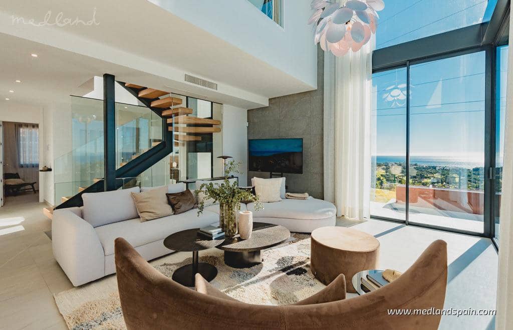 4 sypialnia Willa na sprzedaż w Marbella z basenem garażem - 1 675 000 € (Ref: 9243177)