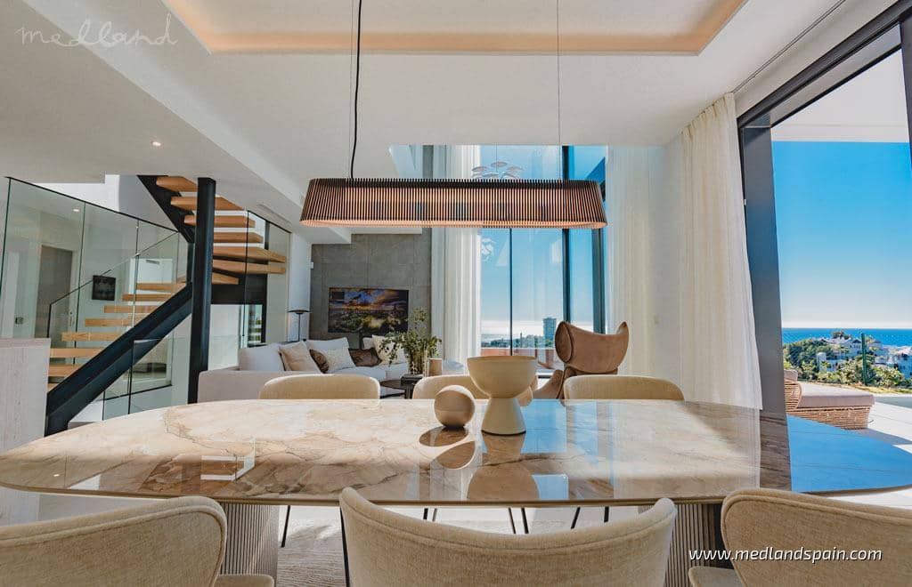 4 sypialnia Willa na sprzedaż w Marbella z basenem garażem - 1 675 000 € (Ref: 9243177)